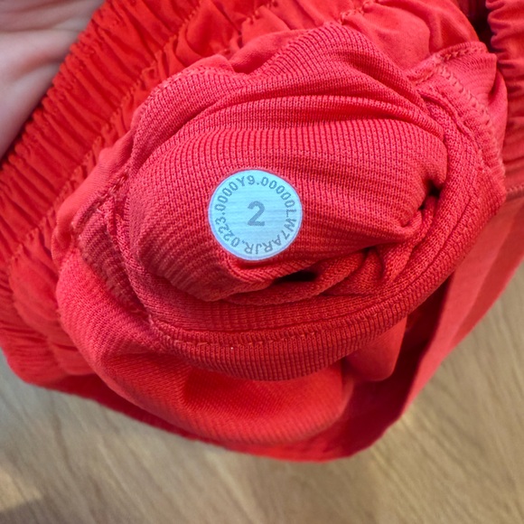 Lululemon Hotty Hot 2.5 inch High Rise - Picture 3 of 4